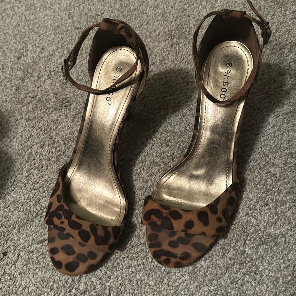 Bamboo strap heel